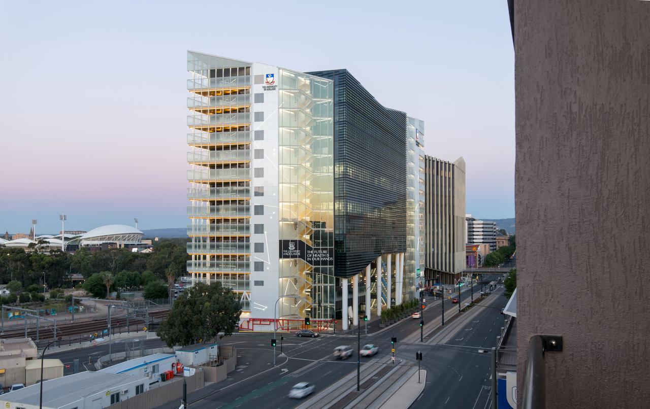 Adelaide Riviera Hotel Exterior photo